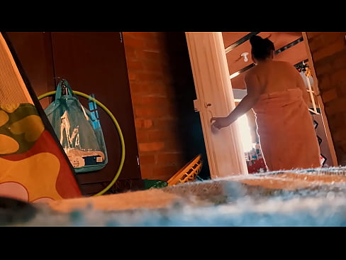 ❤️ Amcam beni duşa kadar takip ediyor, ben duş alırken beni sikiyor. Porno bize %tr.com-milf-300.ru ❌️❤